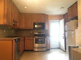 31 Lavender Ln, Levittown, PA 19054