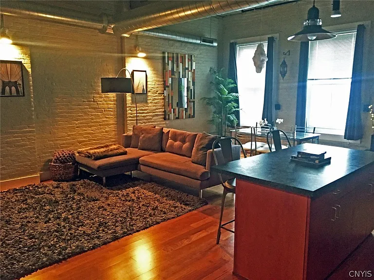 755 N Salina St — Photo 7