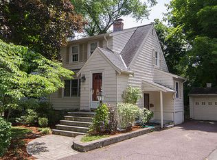 11 Davidson Rd, Wakefield, MA 01880