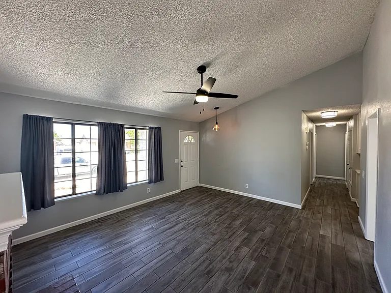 4206 E Avenue Q14 — Photo 3