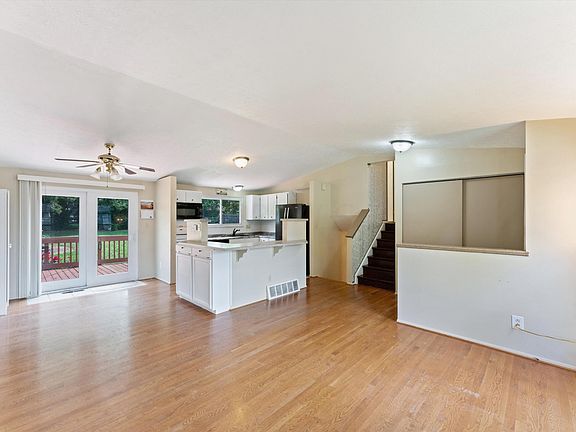 3rd image of 3374 Vickers Dr