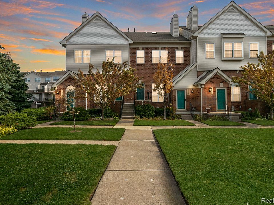 1st image of 1933 Campau Farms Cir #164-7