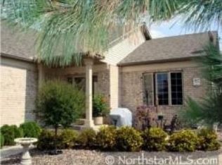 312 Grandview Dr, Hudson, WI 54016