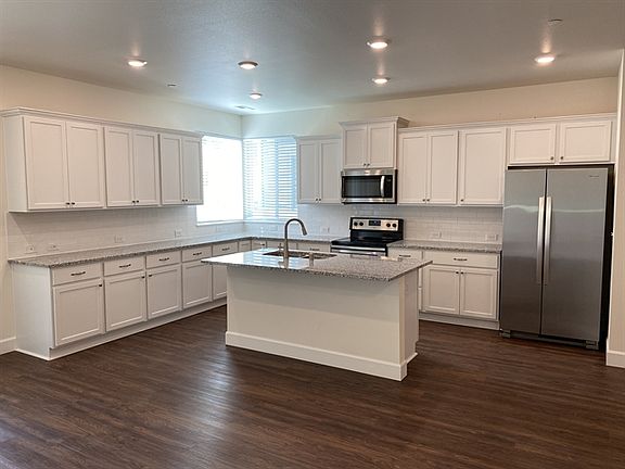 4th image of 13726 107th Avenue Ct E