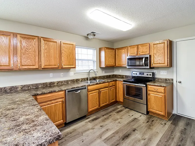7296 Green Ash Dr — Photo 6