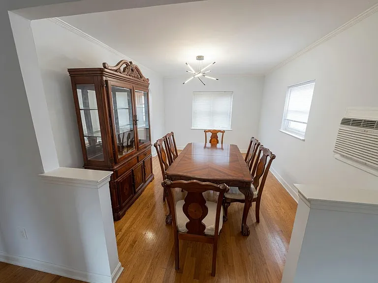1080 Rhinelander Ave #1 — Photo 3