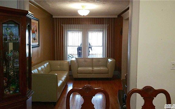 3rd image of 9225 107th St