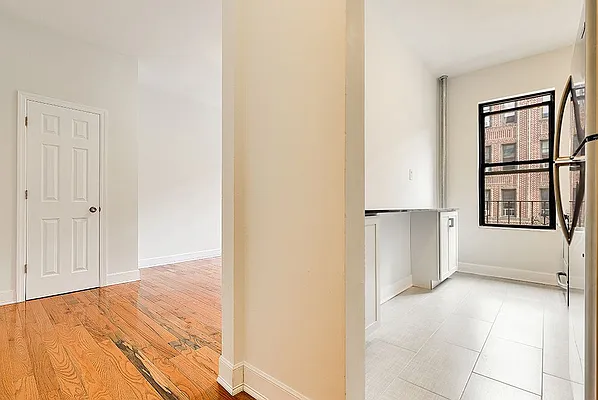 Rented by Dixon Advisory USA Inc. | media 32