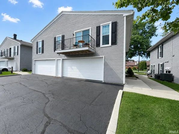 5026 Woodmark Dr, Fort Wayne, IN 46815