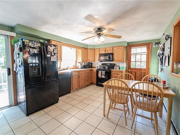 4th image of 25 Fairwood Dr