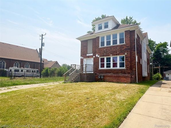 2137 Lakewood St