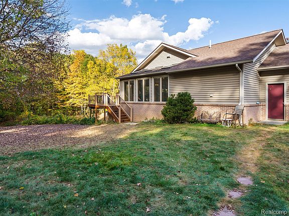 5th image of 7286 Pine Knob Rd