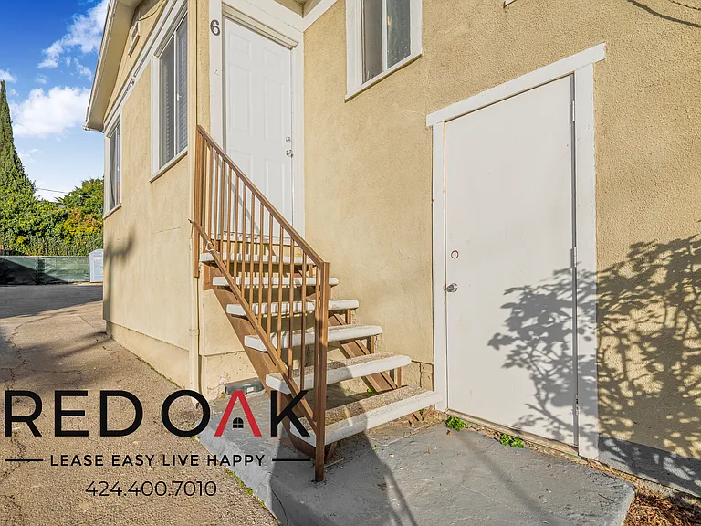 1915 Santa Ynez St #1/4 — Photo 15