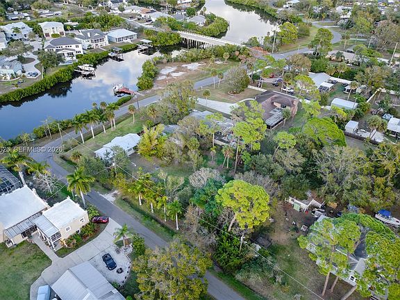 5th image of 302 5th St SW