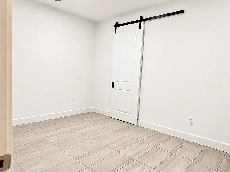 6285 Callaway Dr — Photo 3