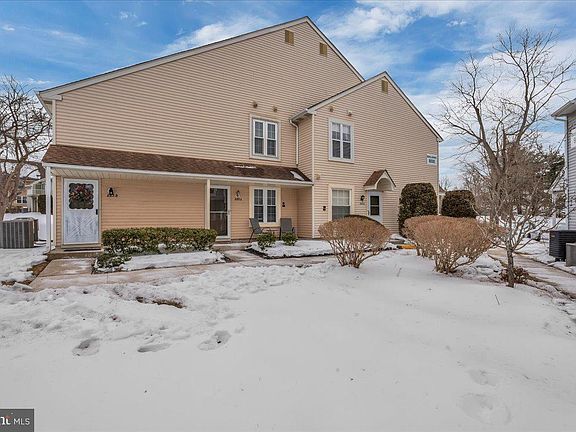 3rd image of 882A Scotswood Ct #882