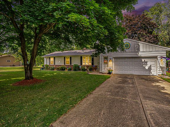 3rd image of 7075 Bouman Dr