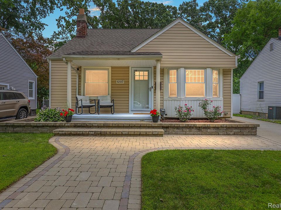 1st image of 1207 McLean Ave