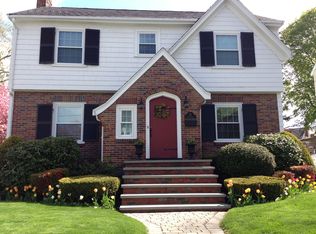 22 Frothingham St, Milton, MA 02186