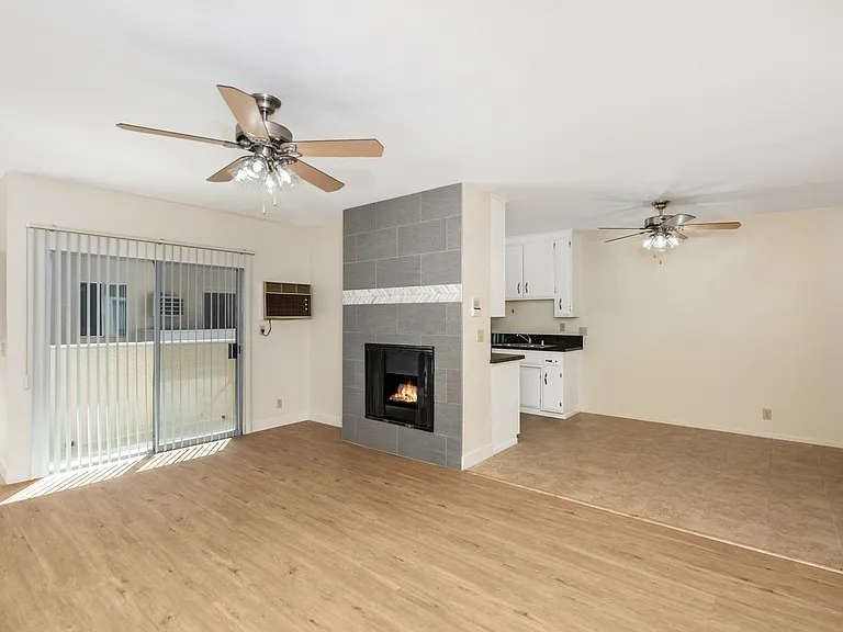 7013 Haskell Ave #203 — Photo 17