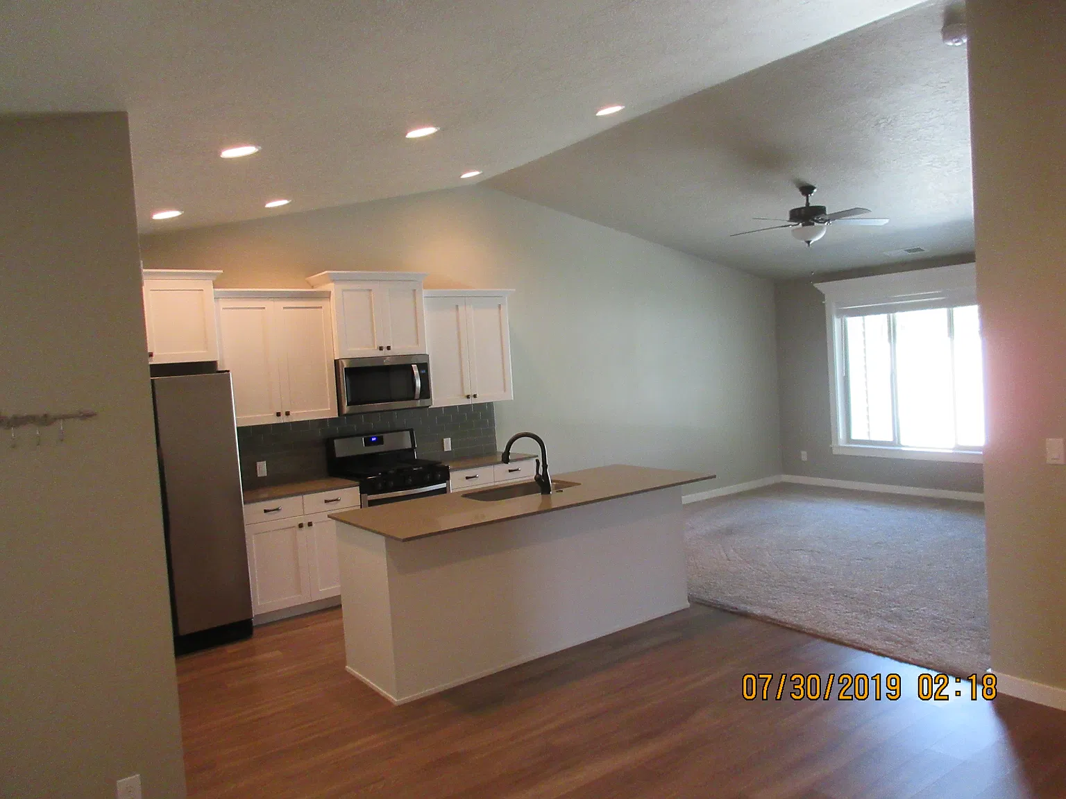 2 bed, 2.0 bath, 1300 sqft, $1,800 — Photo 2