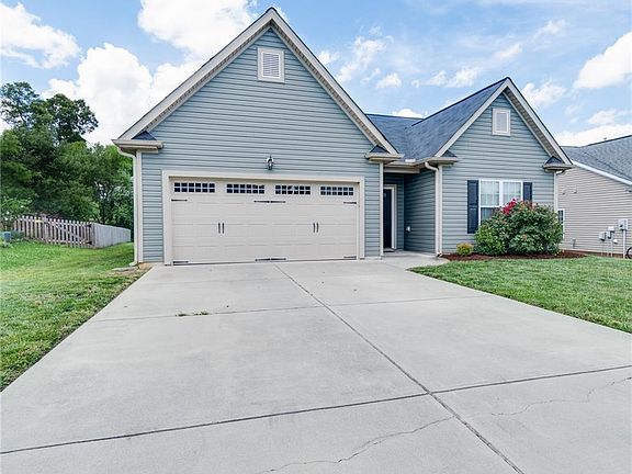 2nd image of 40 Limestone Ct