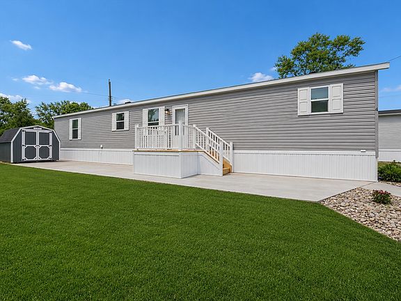 Exterior Image-1-Clayton 453 Catalina