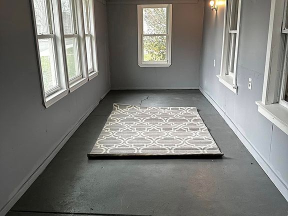 3rd image of 1152 E Gimber St