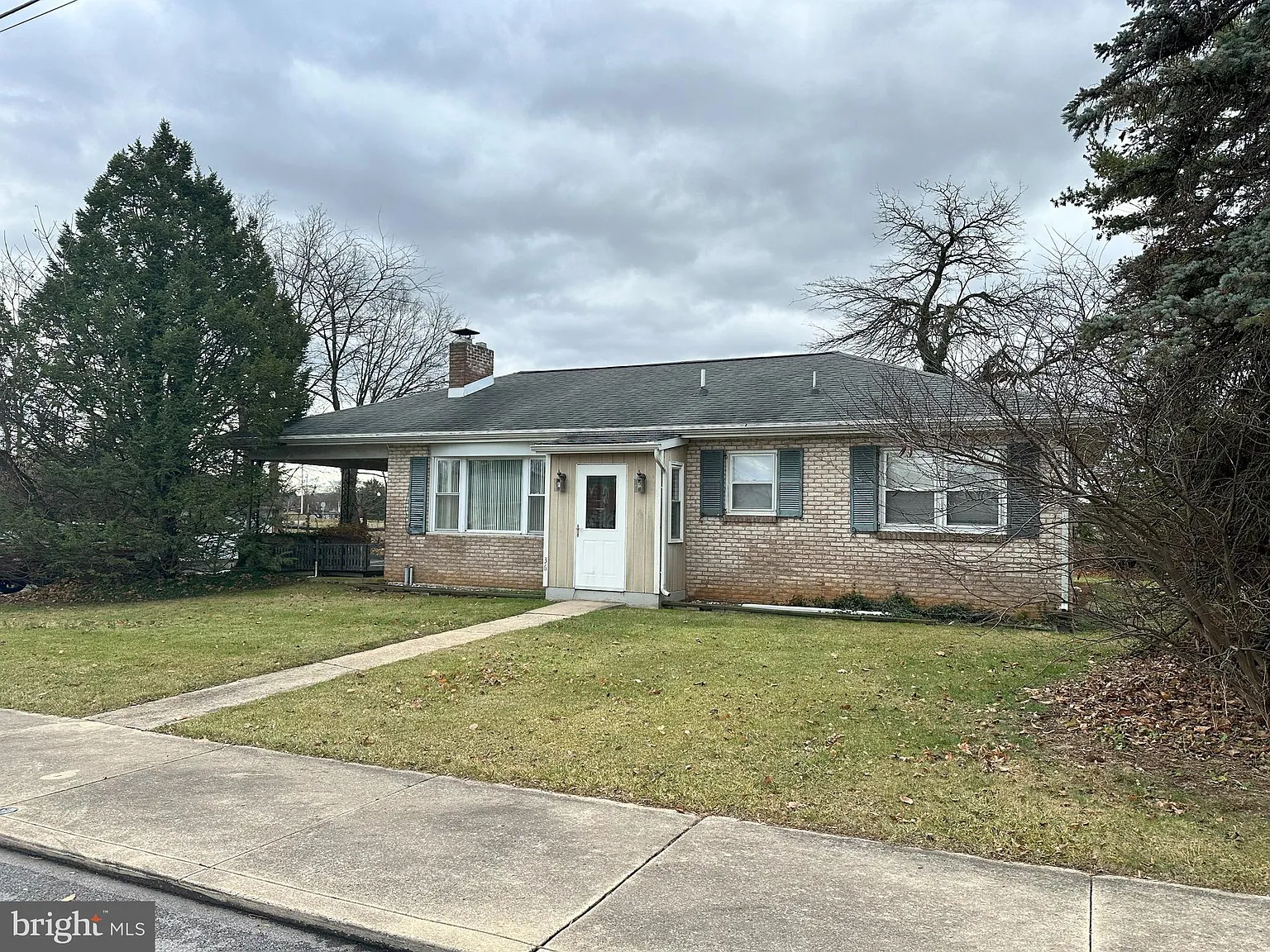 36 E St photo 1