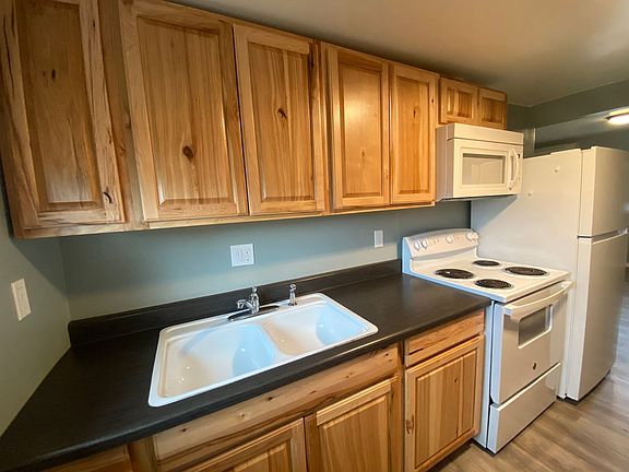 3rd image of 83650 N Pacific Hwy #8