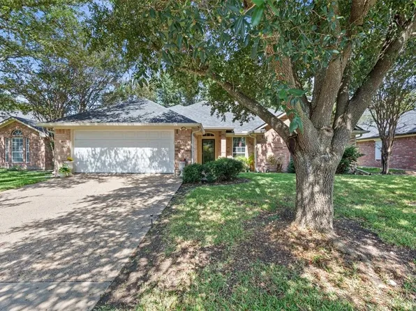 10813 Sierra West Dr, Woodway, TX 76712