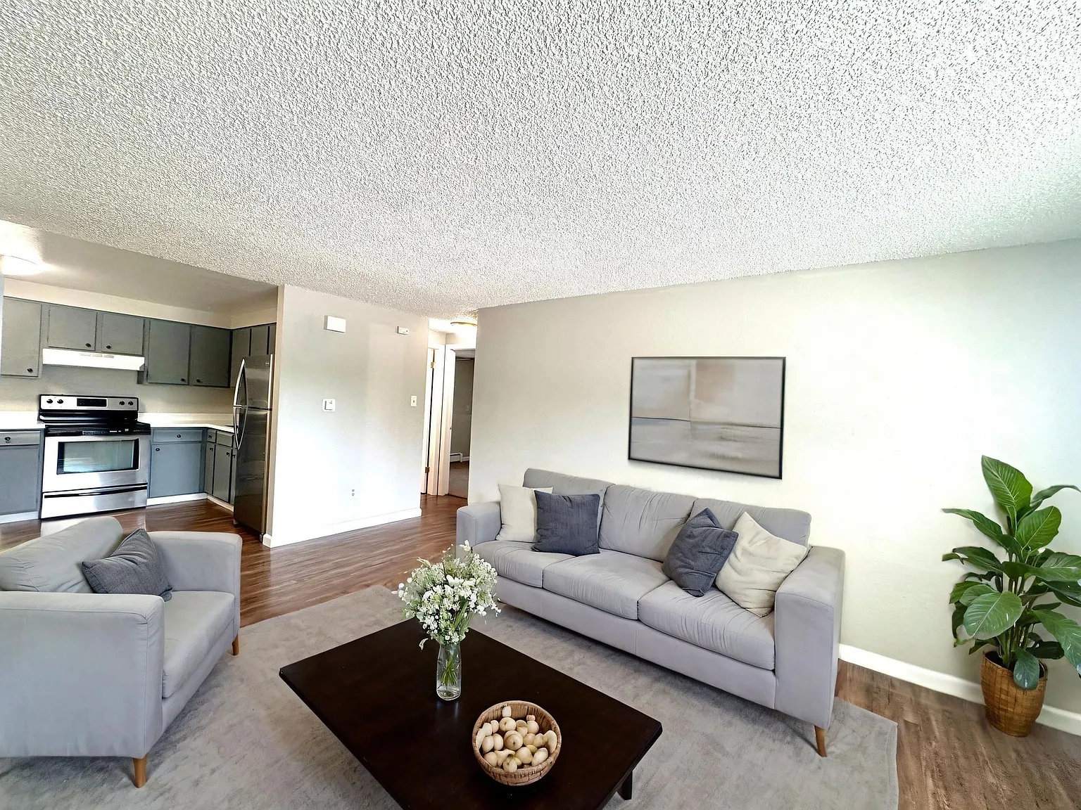 2890 Montebello Dr. W — Photo 2