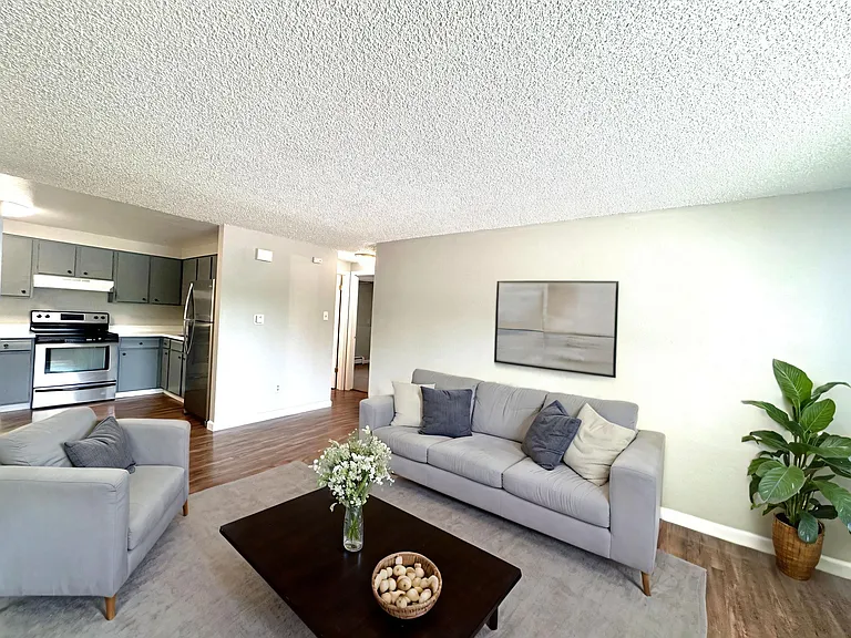 2890 Montebello Dr. W — Photo 2
