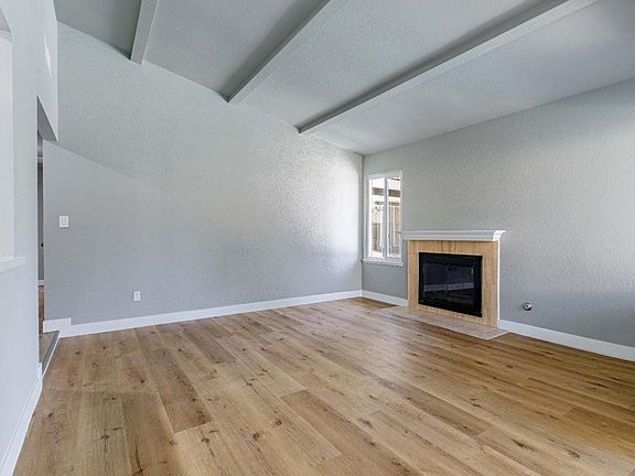 5th image of 2609 Palomino Ln