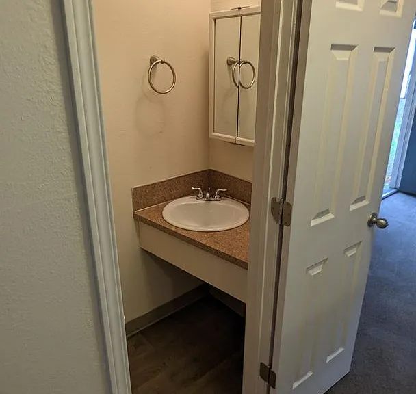 Royal Crest Townhomes — Photo 111