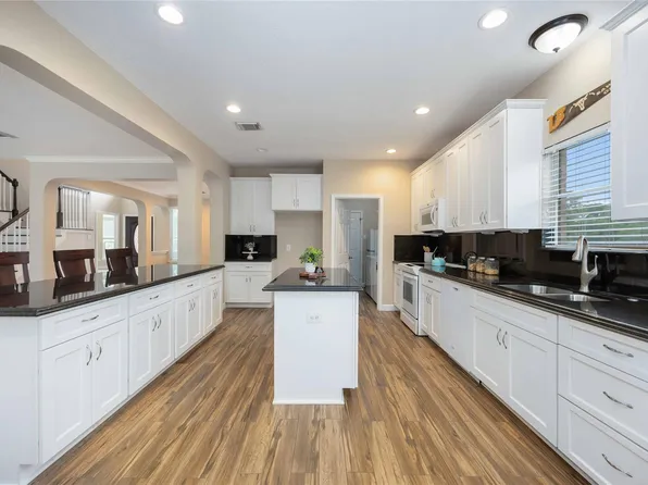 5498 Appleblossom Ln, Friendswood, TX 77546