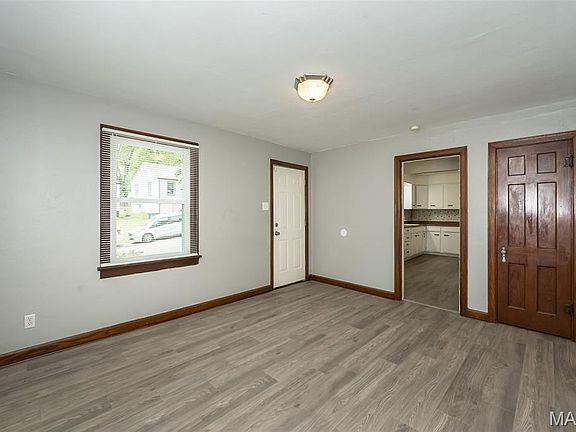 3rd image of 7117 Lamont Dr