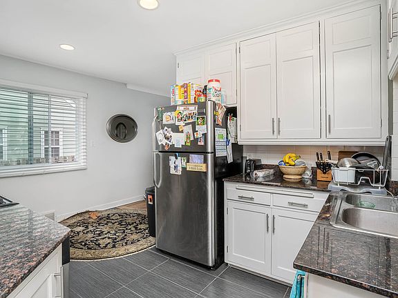 5th image of 3717 Joppa Ave S #1