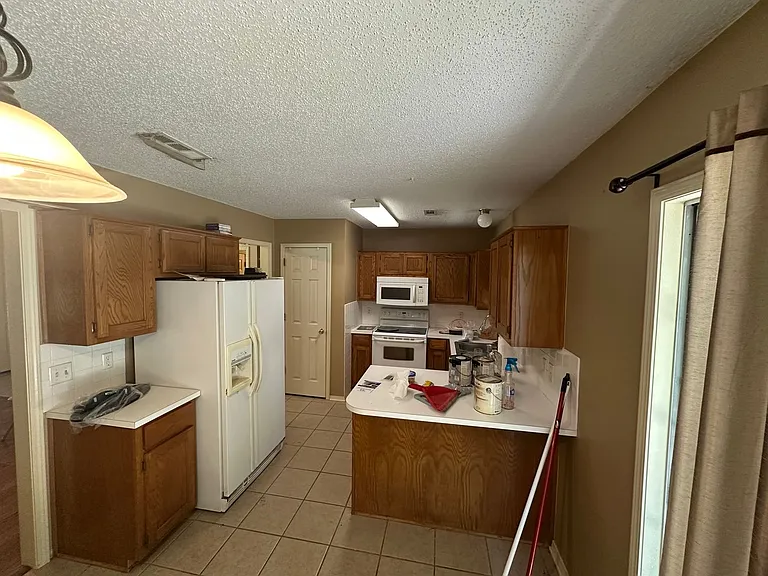 950 Penny Ln — Photo 5