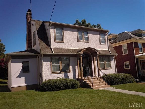 2nd image of 210 Ash St