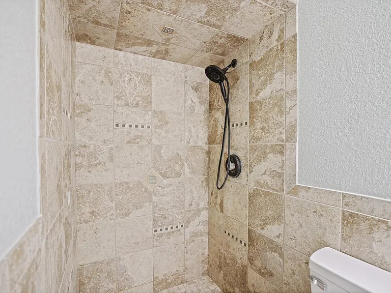 545 Bluebell Rd — Photo 18
