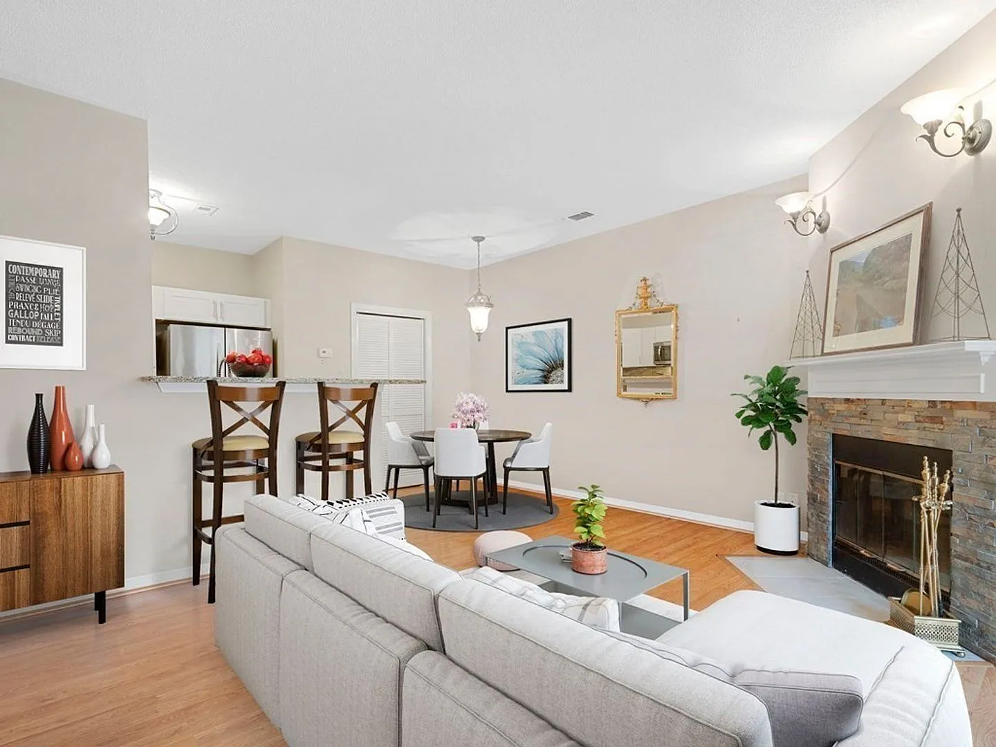 Devon Wood Community 2 Bd 2 Bath Available For Rent Including All Amenities — Photo 3