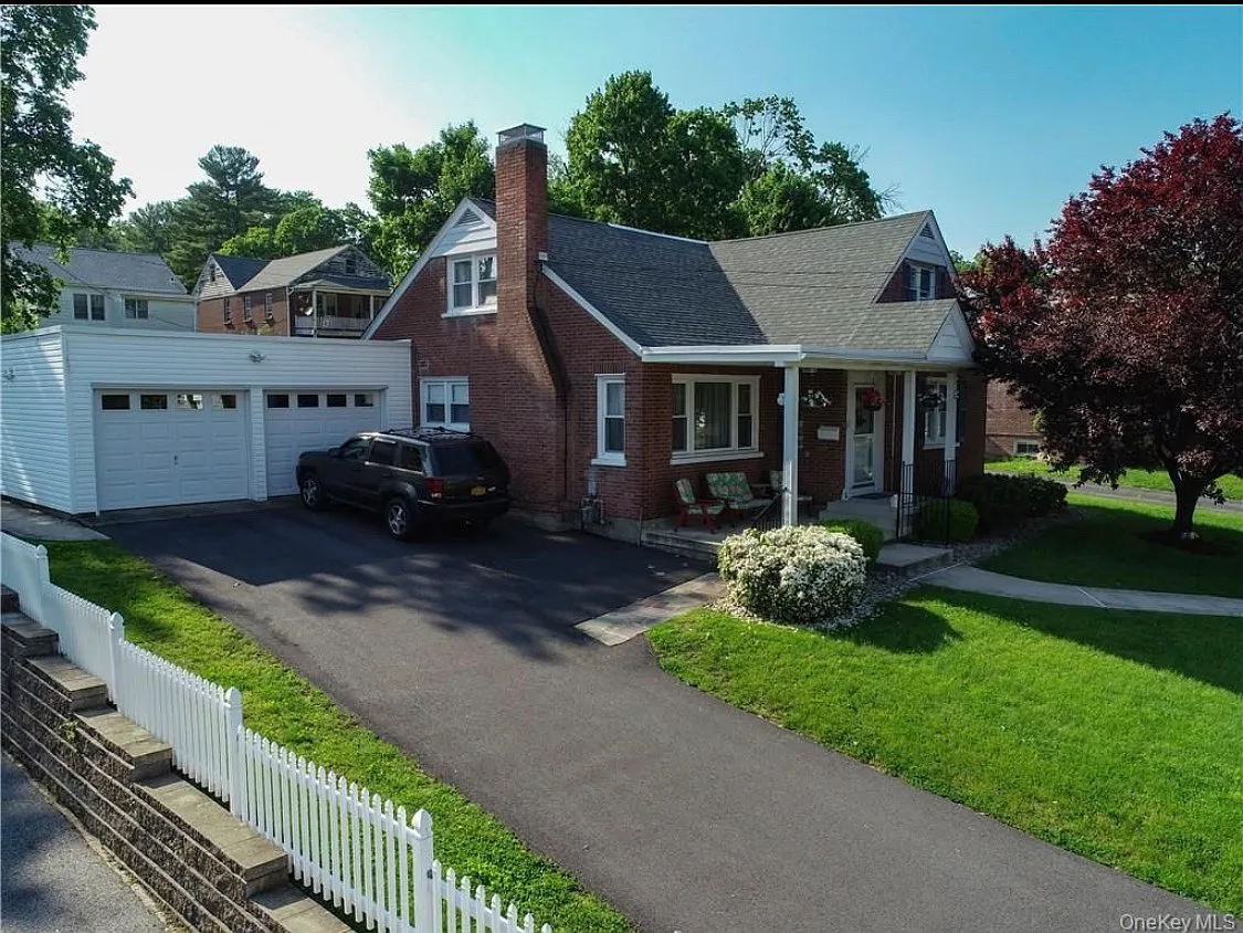 2 bed, 2072 sqft, $2,417 — Photo 1