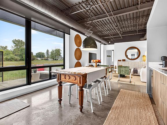 4th image of 13742 Three Oaks Rd #101