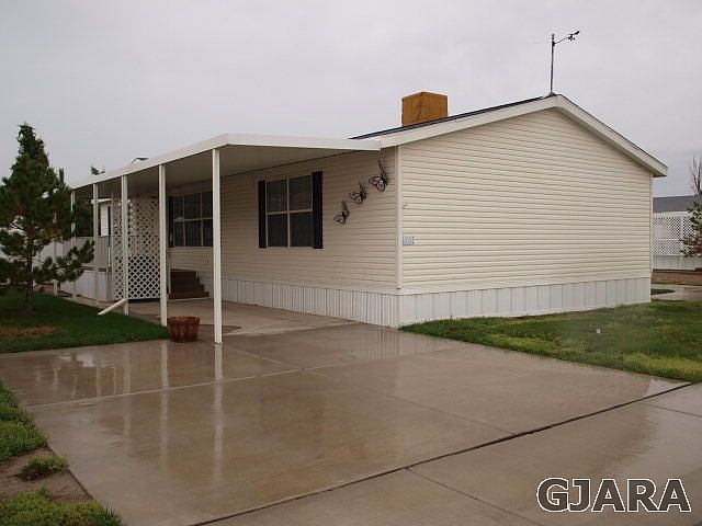 2nd image of 435 32nd Rd