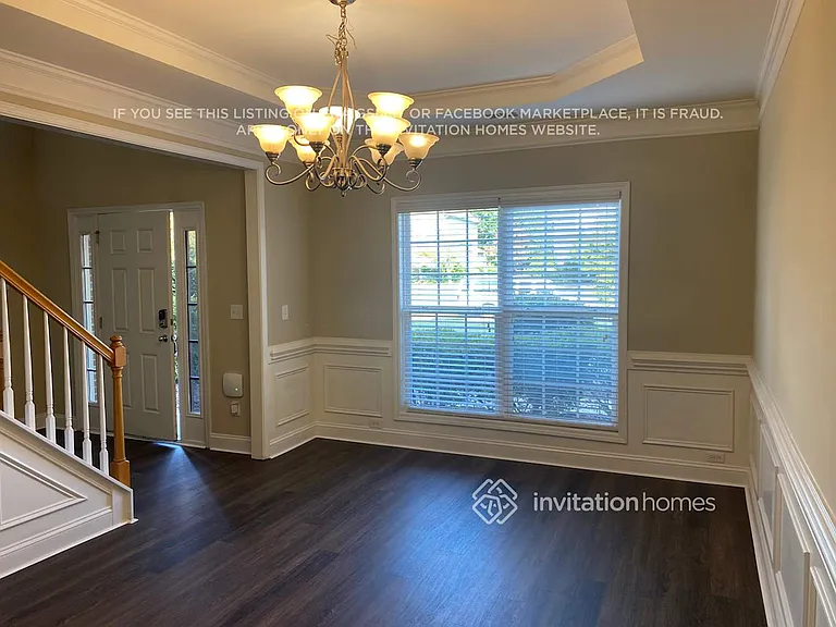 4001 Sedgewick Rd — Photo 2