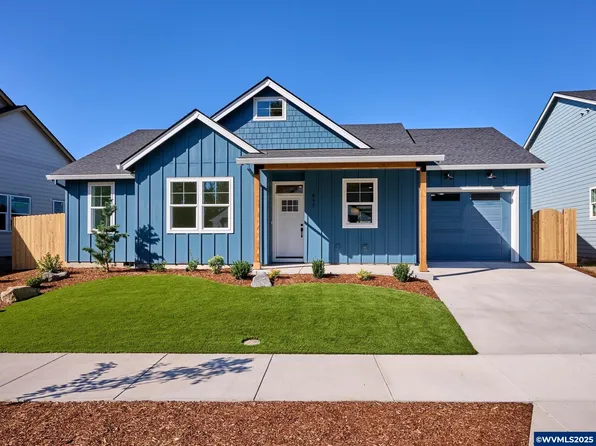645 Parker Loop, Silverton, OR 97381