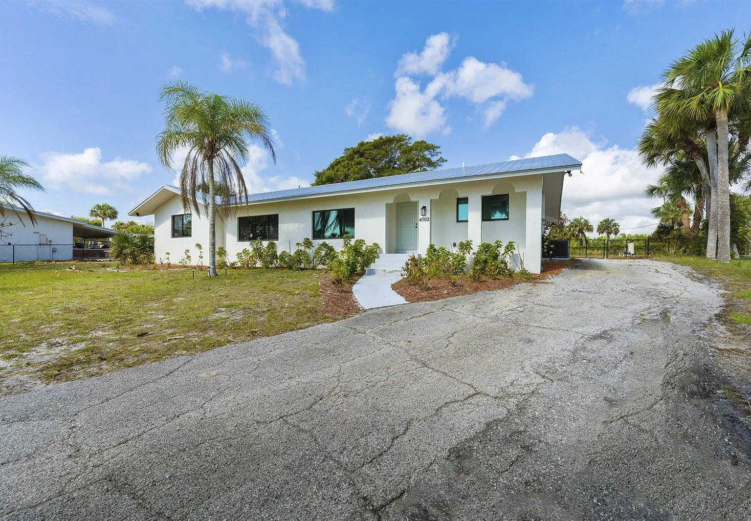 3 bed, 1890 sqft, $3,495 — Photo 3