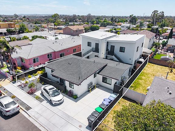 3rd image of 2722 Nye St