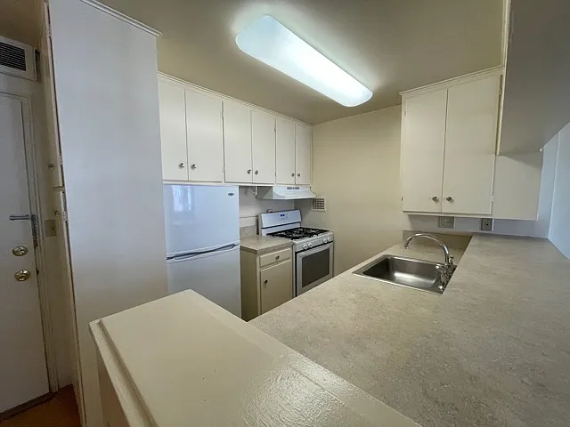 Executive House — Photo 22